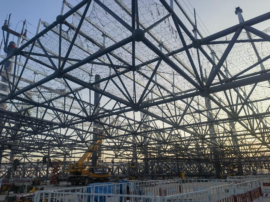 提前一周厦门翔安机场航站楼钢结构屋面网架首次提升顺利完成(图2)