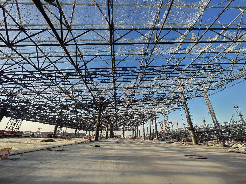提前一周厦门翔安机场航站楼钢结构屋面网架首次提升顺利完成(图3)